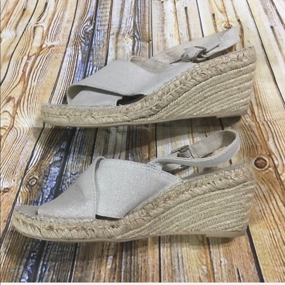 Gap Slip on Peep Toe 3” Espadrilles Sandals - Picture 4 of 5
